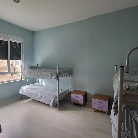 Hostel De *